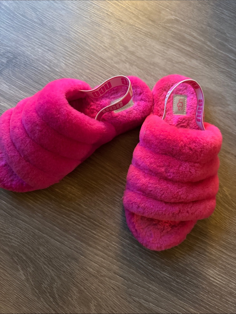 EUC UGG FLUFF YEAH Hot Pink Plush Slide Sandals with Slingback